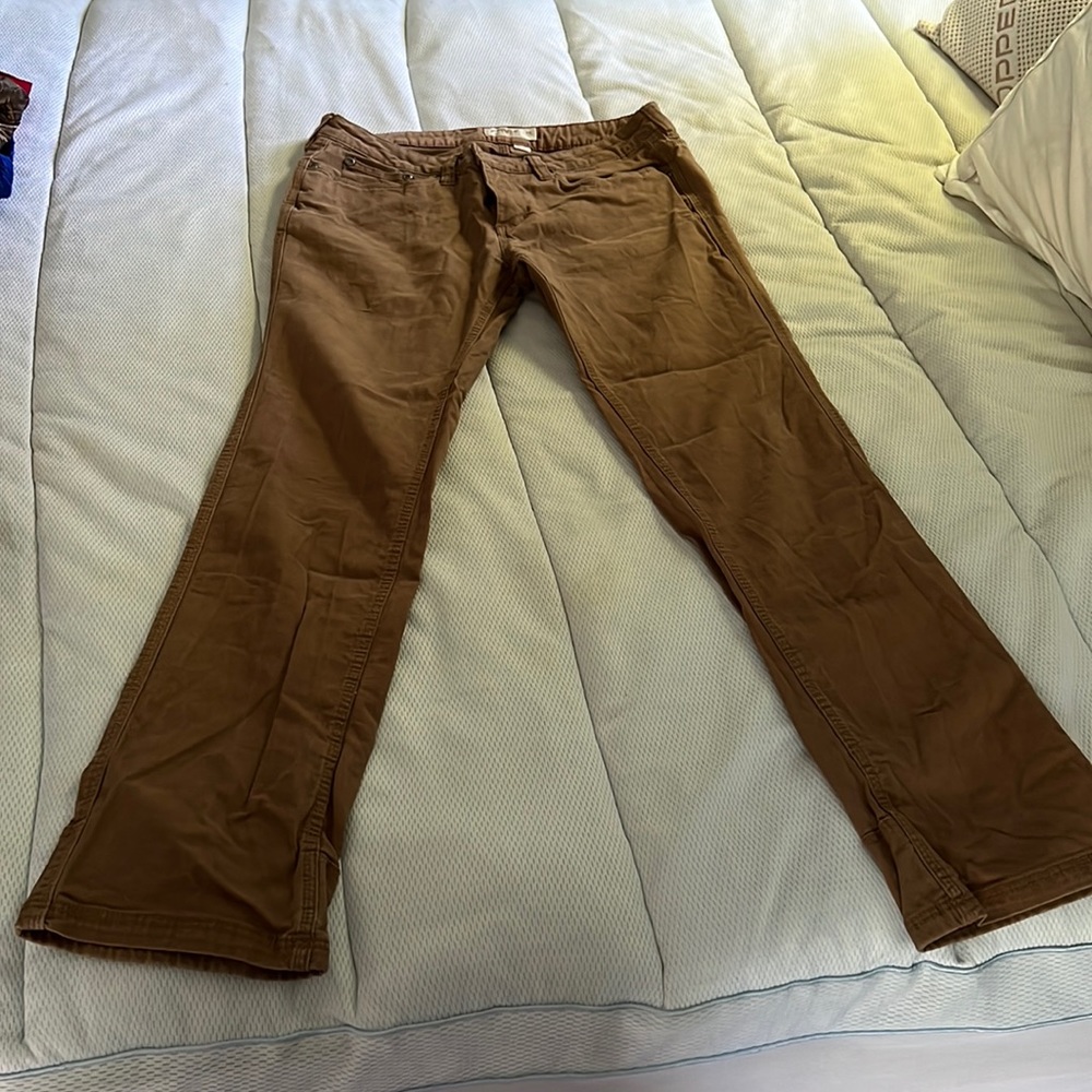 Mountain khaki pants. Size 8R, worn handful of times. In great condition